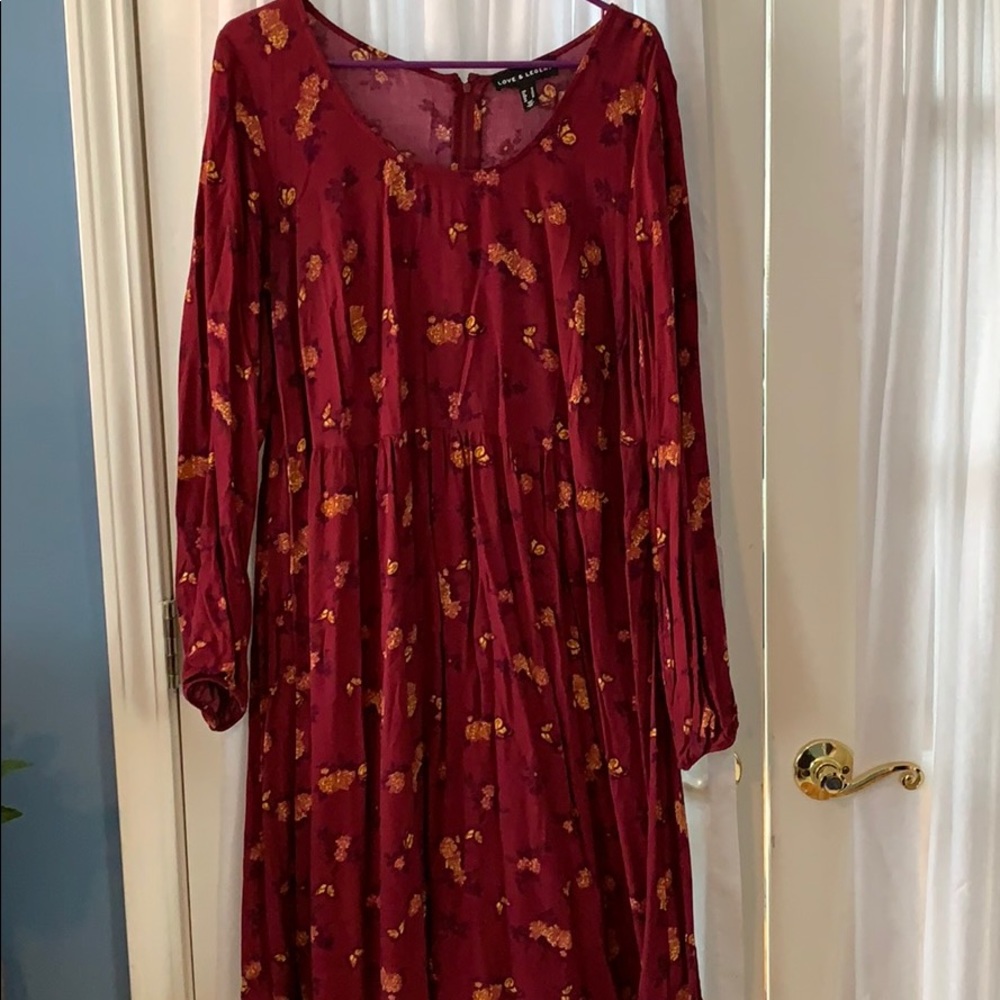 Lord & Taylor Floral burgundy midi dress